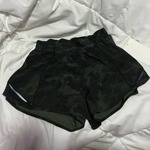 Lululemon hotty hot short size 4 (long)